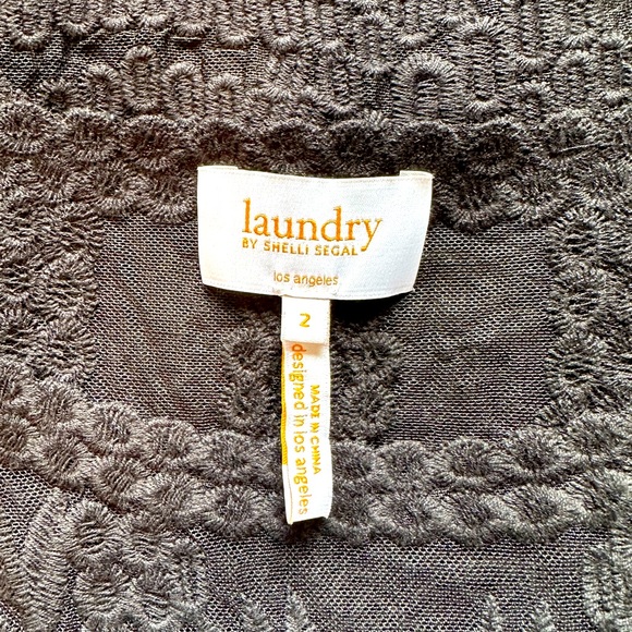 NWT - laundry BY SHELLI SEGAL black top. Size 2. - Picture 6 of 8